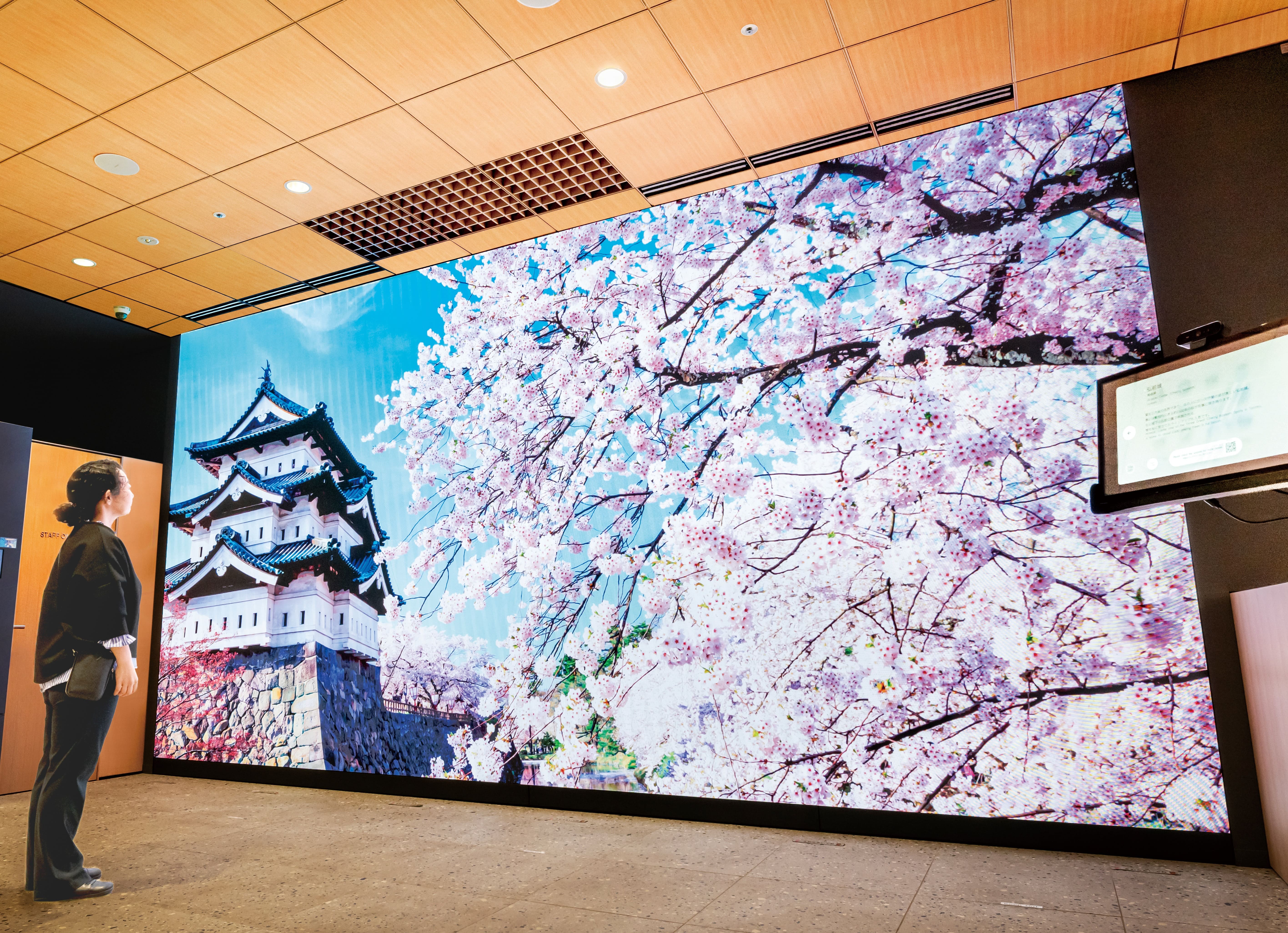 4月号 TAKANAWA GATEWAY Travel Service Center（タカナワゲートウェイ
    トラベルサービスセンター）